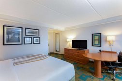 La Quinta Inn & Suites by Wyndham Jacksonville Butler Blvd Photo