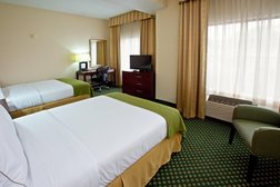 Holiday Inn Express & Suites Indianapolis - East, an IHG Hotel Photo