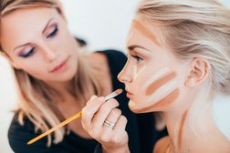 Online Makeup Academy Photo