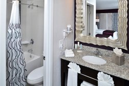Clarion Inn & Suites Across From Universal Orlando Resort in Orlando